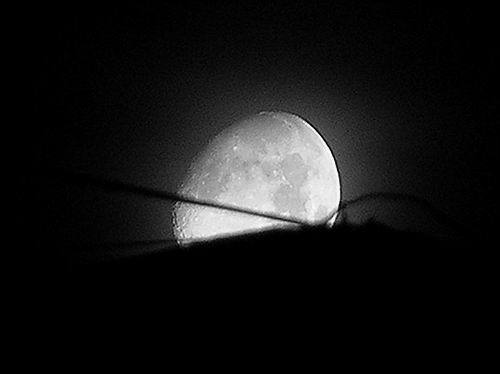 February 09, Moon set to sleep... Good morning, padders!