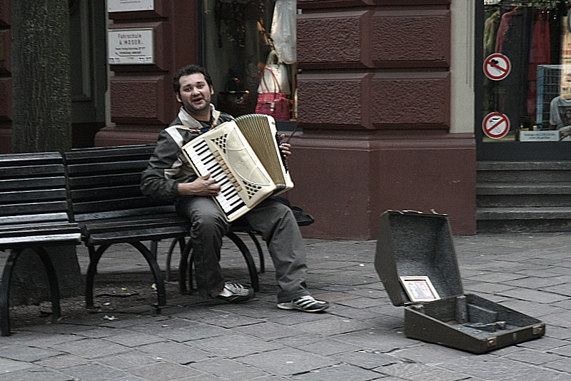 the happy beggar.