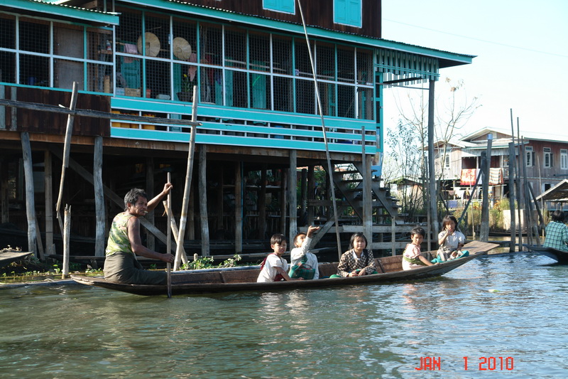 inle lake84 going to school.JPG
