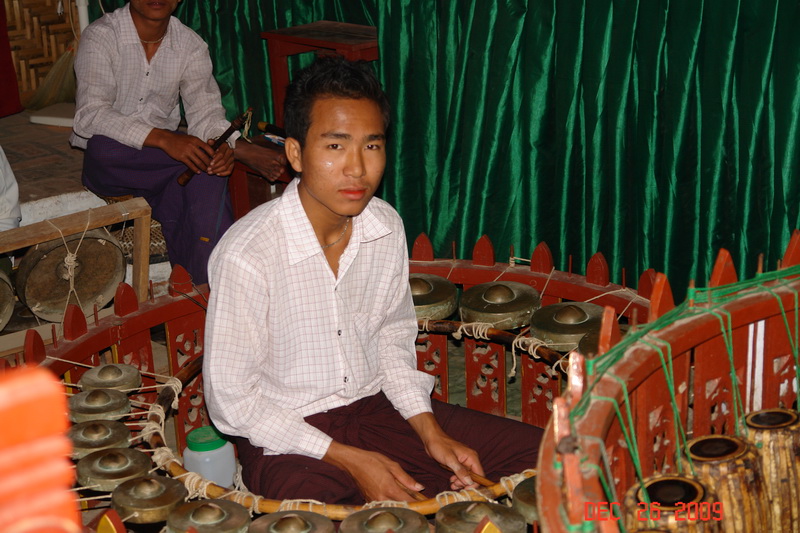 mandalay4 musicians.JPG