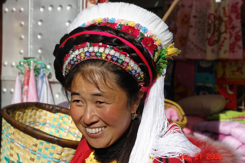 dali and minority people41 market.JPG