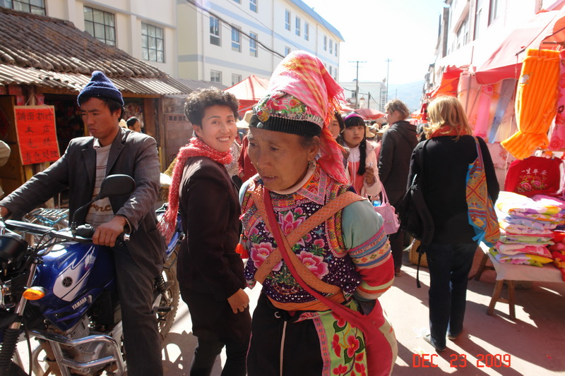 dali and minority people49 market.JPG