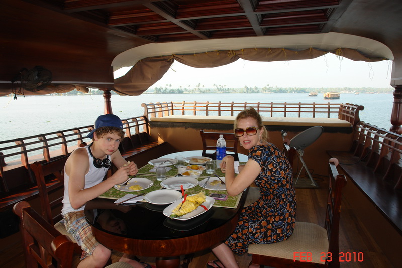 backwaters of kerala45.JPG