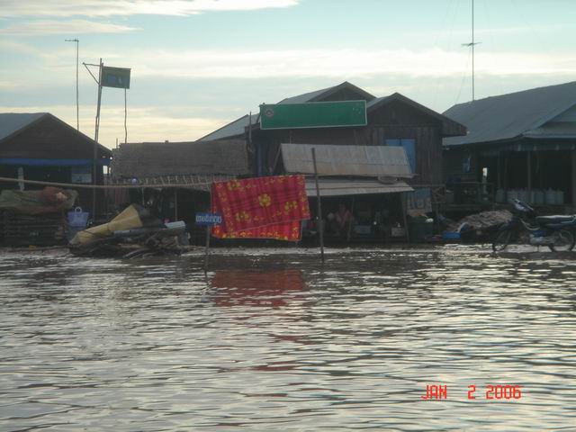 cambodia river people023.JPG