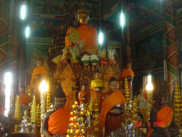 temple in phnom penh