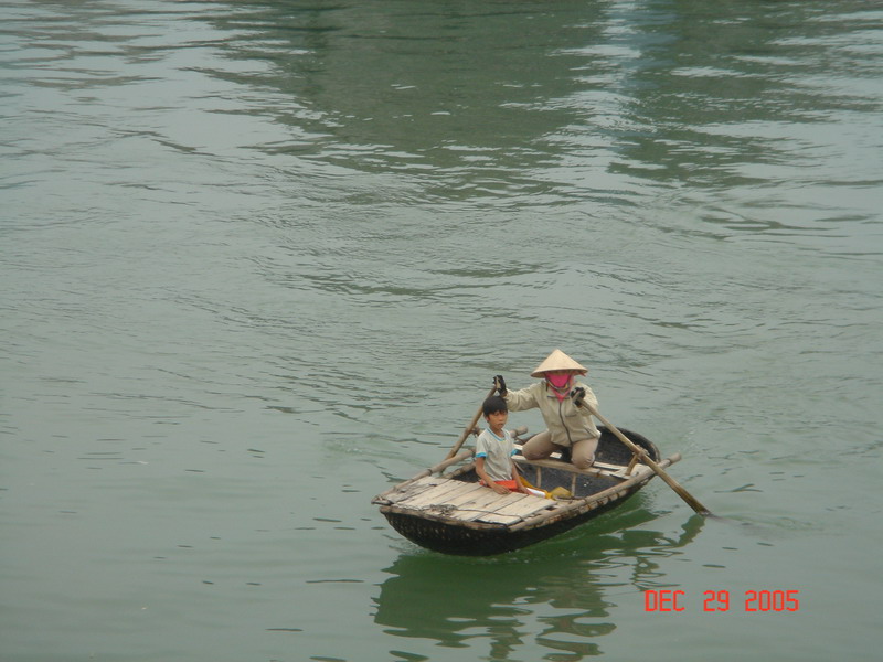 vietnam hailong bay051.JPG