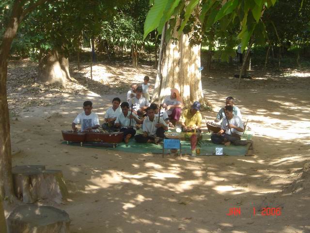 cambodia land mine victims