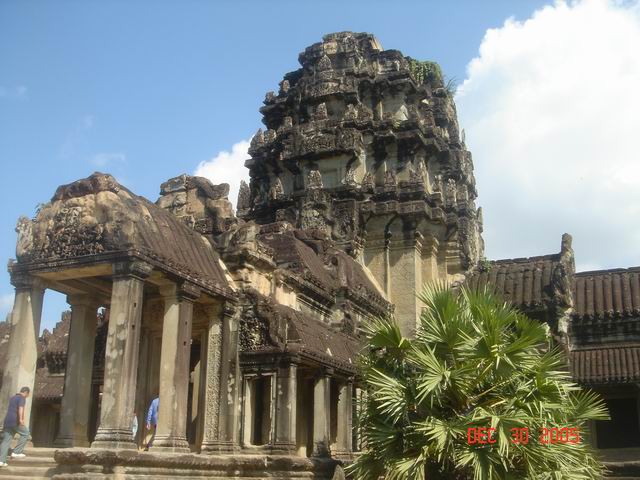 cambodia angkor temples040.JPG