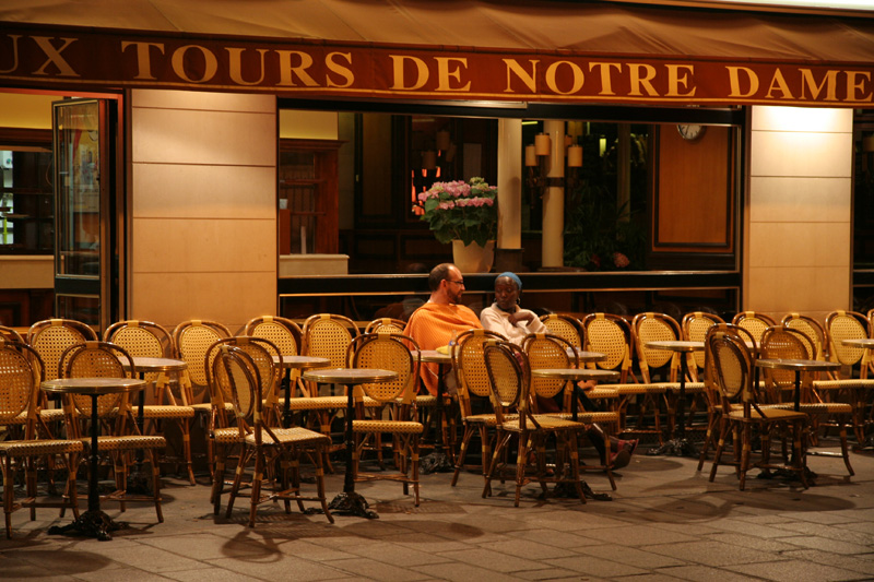 Caf aux tours de Notre Dame