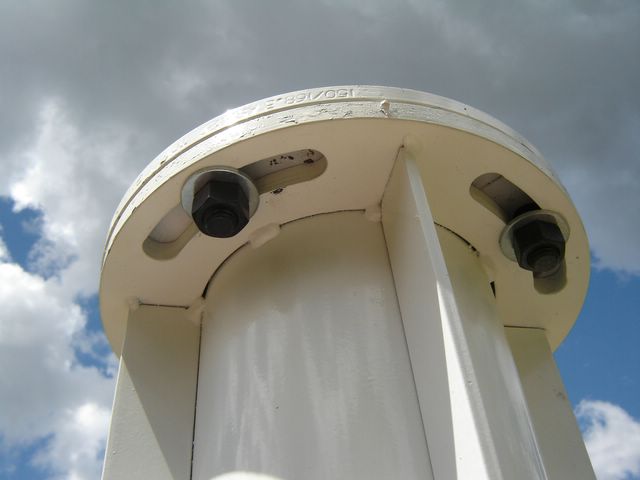 Adjusting bolts to align eq6 mounting plate