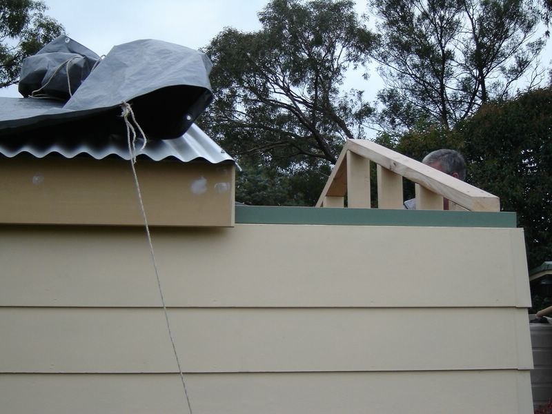 Roof to close over extension