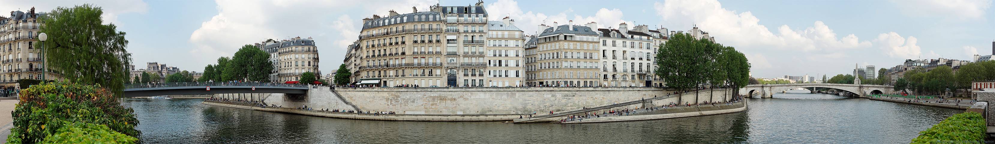 Paris - Ile Saint-Louis Rive gauche from Square de lîle de France