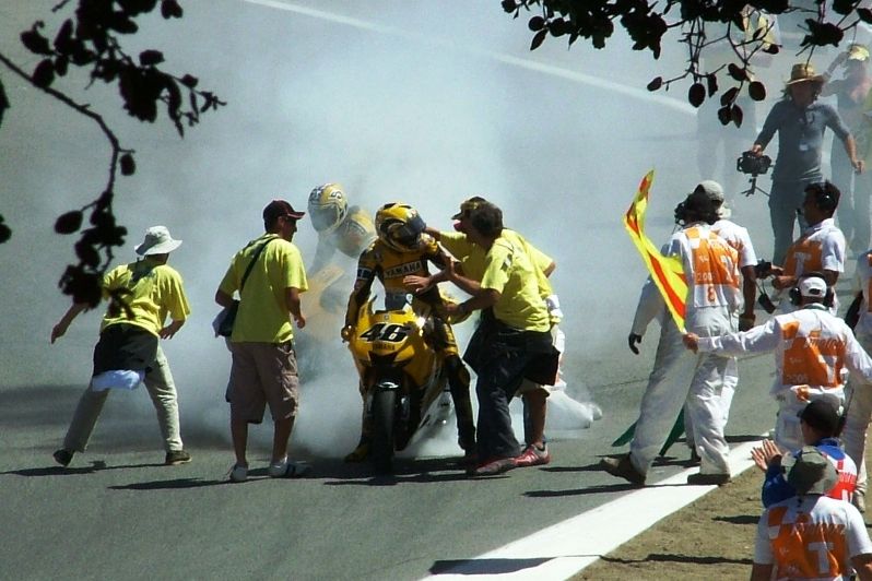Rossi Burnout01_4a.JPG