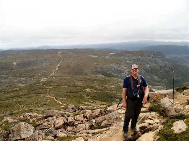 Wayne climbing up Cradle from the Plateau