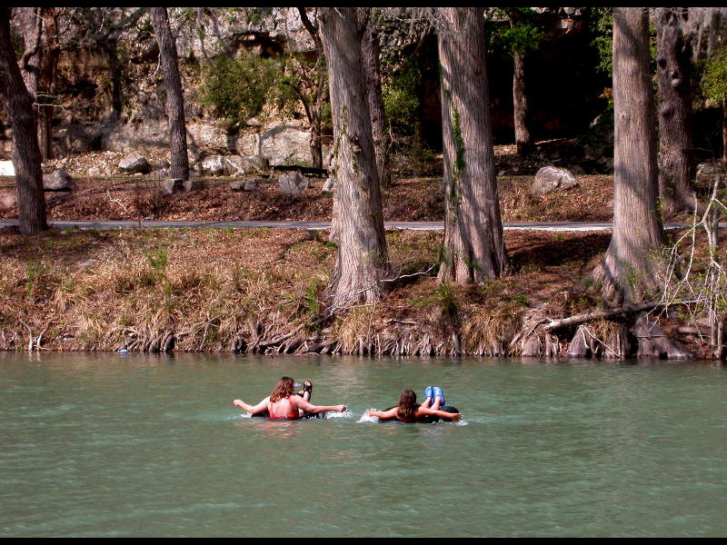 FLOATING ON THE GUADALUPE RIVER~~~SPRING BREAK 06