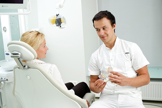 Dental-demonstration-O.jpg