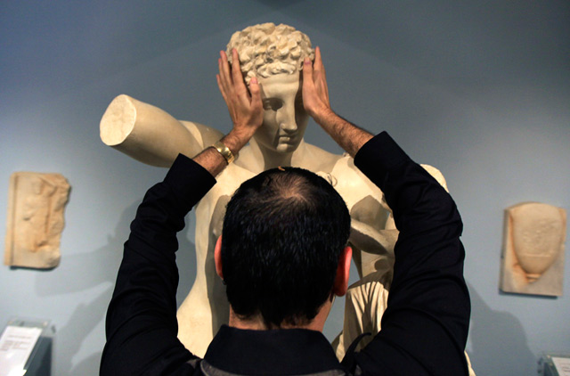 Hands-on-approach-O.jpg