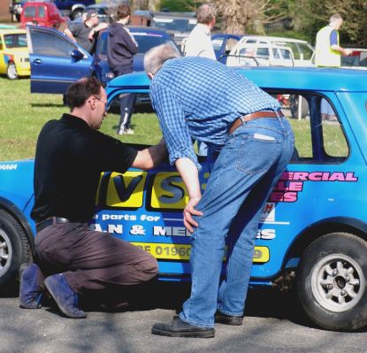 Eamonn Byrne (in blue)