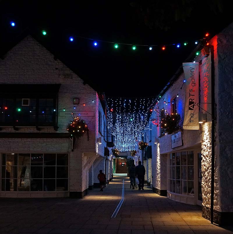 ChristmasLights 1.jpg