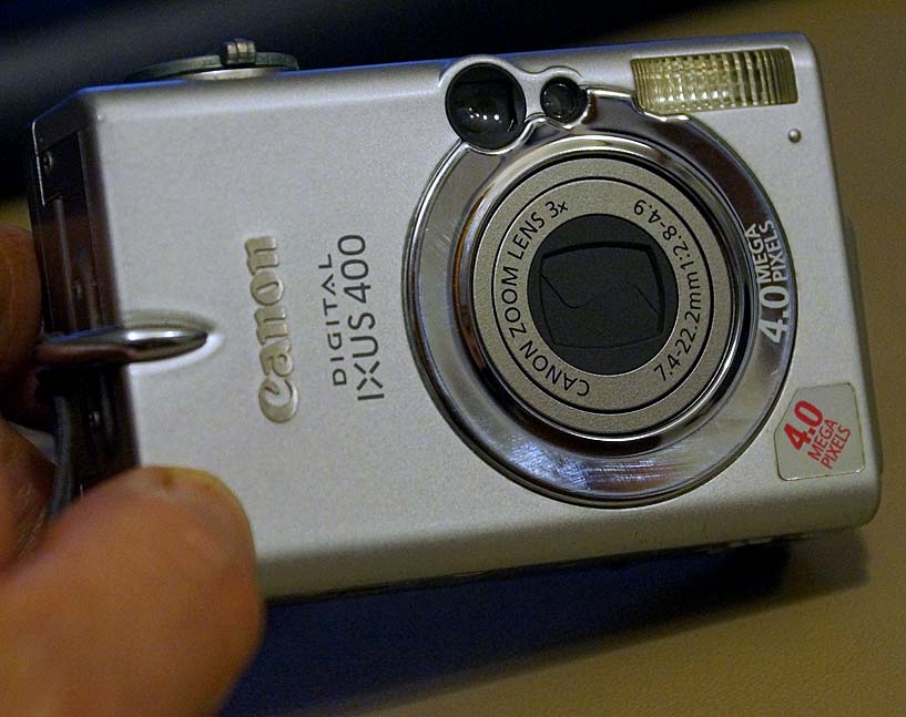 Canon s400.