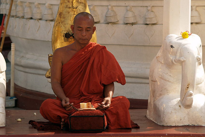 018 - Swedagon pagoda