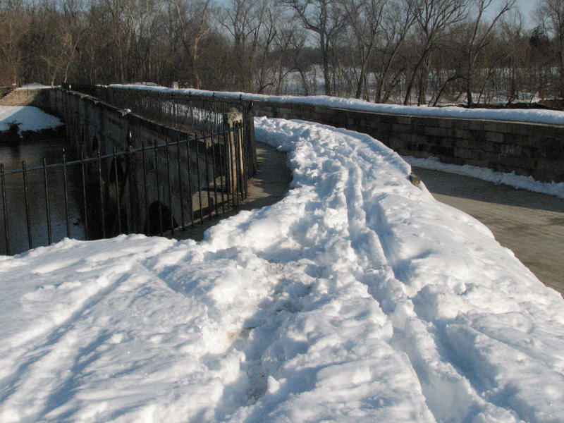 Snow only cleared on the bottom of the aqueduct.jpg