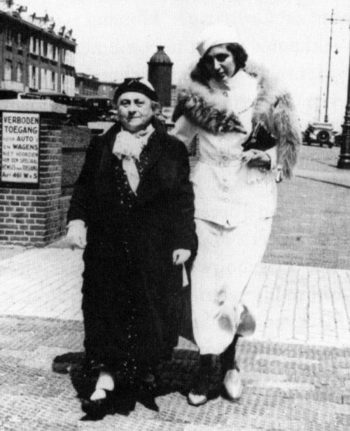 Sara  and daughter Henriette in Amsterdam