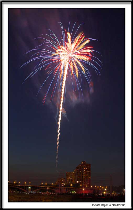 Minneapolis, MN  Fireworks on the 4th 2006