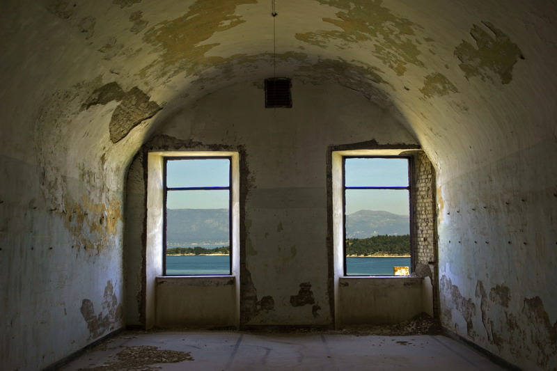<b>2nd</b><br>Abandoned view....<br>by spidj