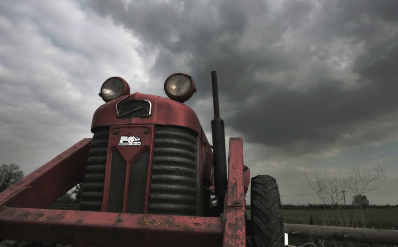 Tractor (little red) *