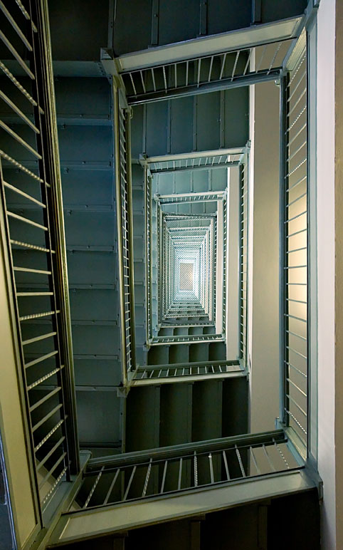 <b>2nd </b><br>Stairweb *<br>by Brent