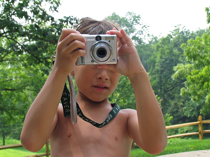 Little photographer.1
