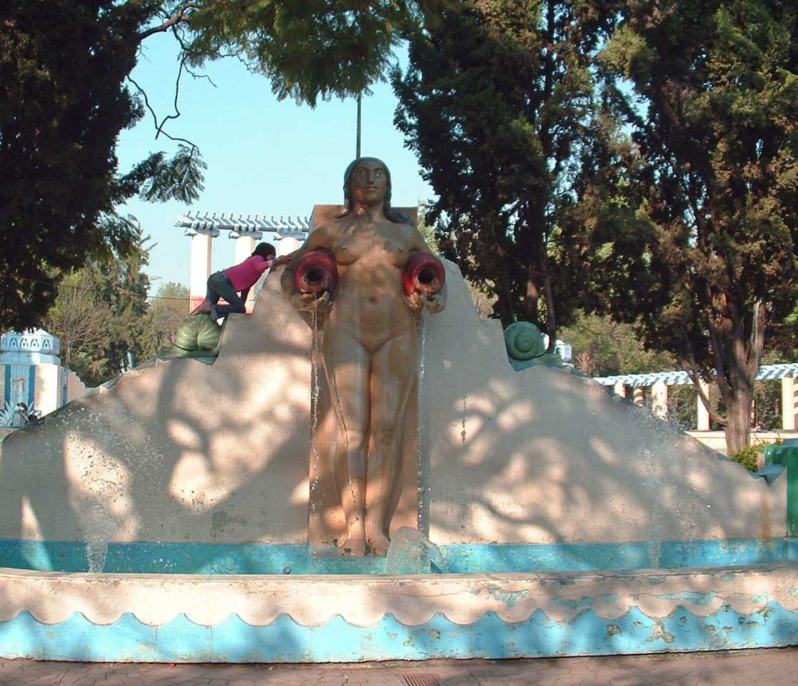 water_woman2.jpg, Colonia Condesa