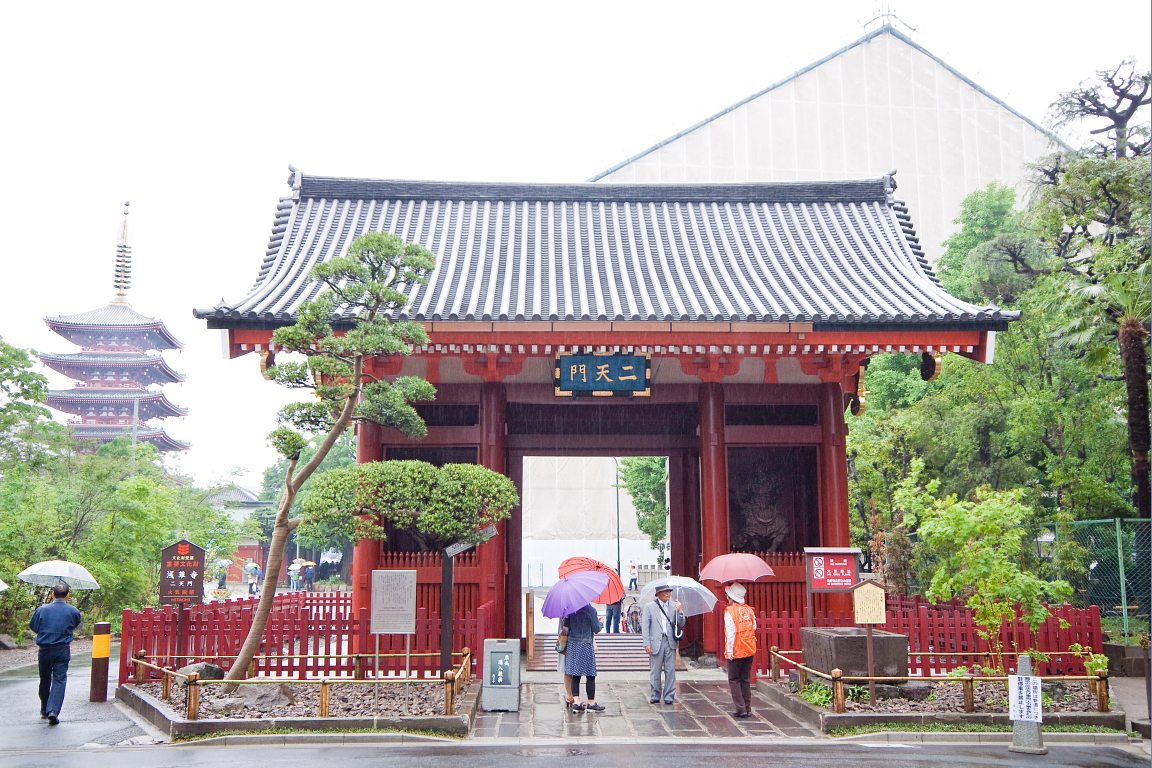 Nitenmon Gate</br><big>二天門</big>