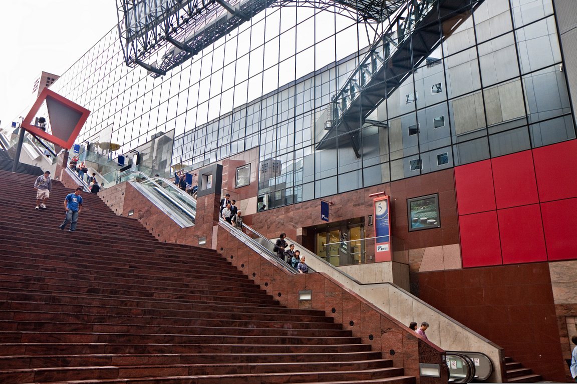 Grand Staircase</br><big>大階段</big>