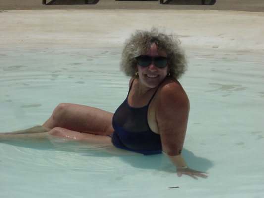 Amapola hotel Pool Pat.JPG