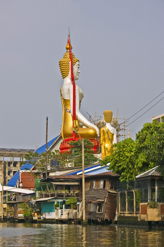 Life on the chanels of Chao Phraya River