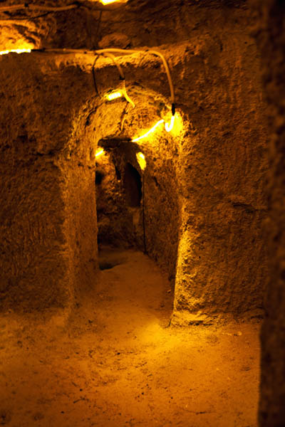 Niasar Cave