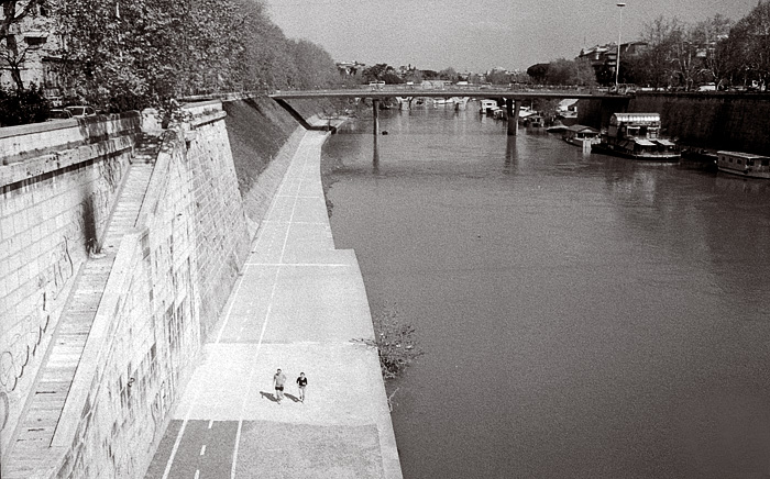 Tiber joggers