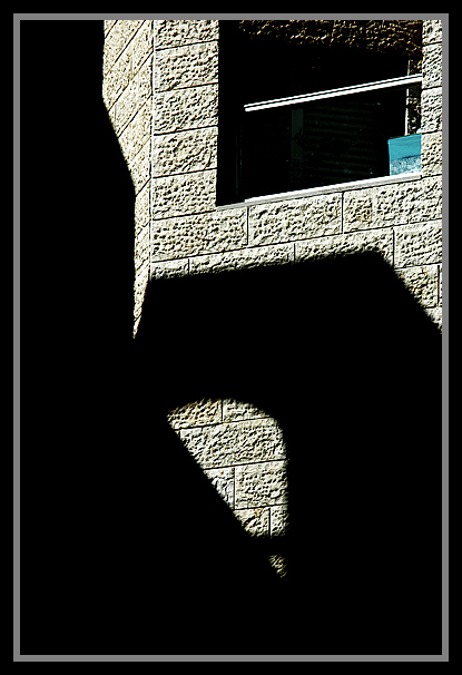 BLUE FLOWER-POT