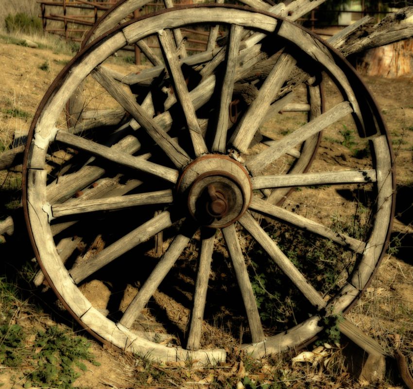 Old Pipe wagon wheel