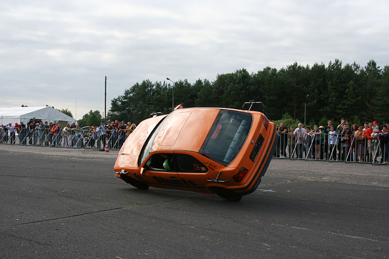 Two wheels drive