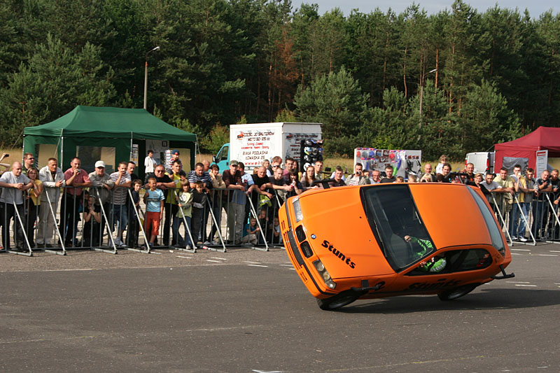 Two wheels drive