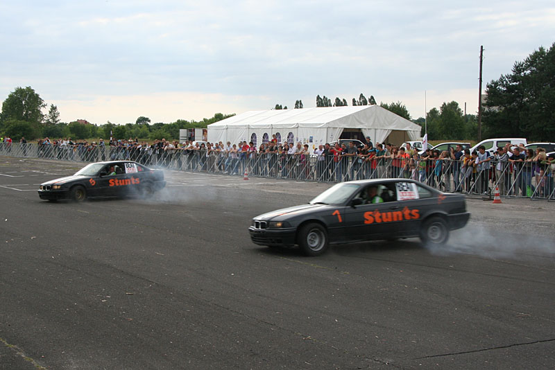 Stunts show - Handbrake turn