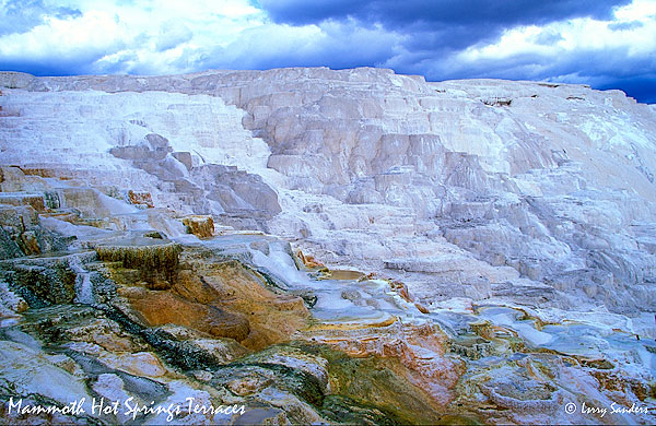 Mammoth-Hot-Springs-Terrace_1.jpg