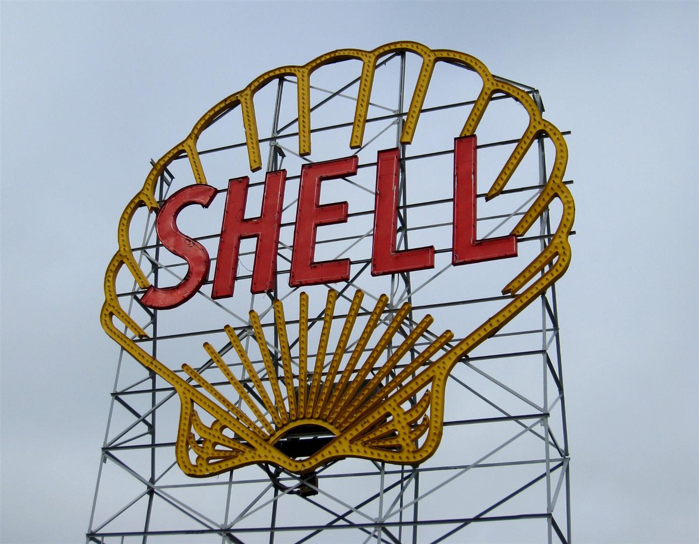 688 Shell Sign.jpg