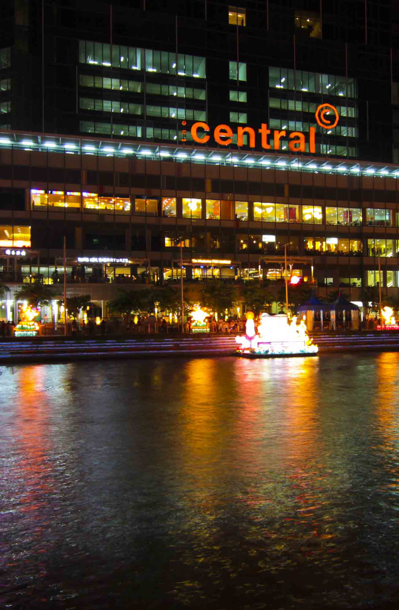 Central by Singapore River 2010