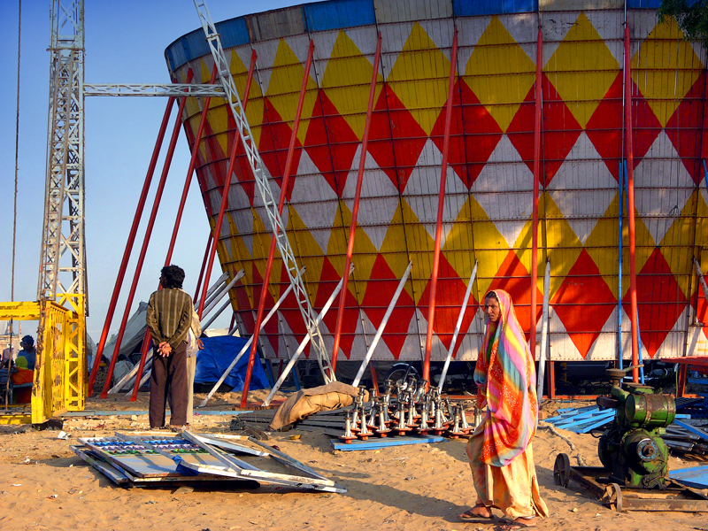 Setting up rides at the Camel fair, Pushkar.