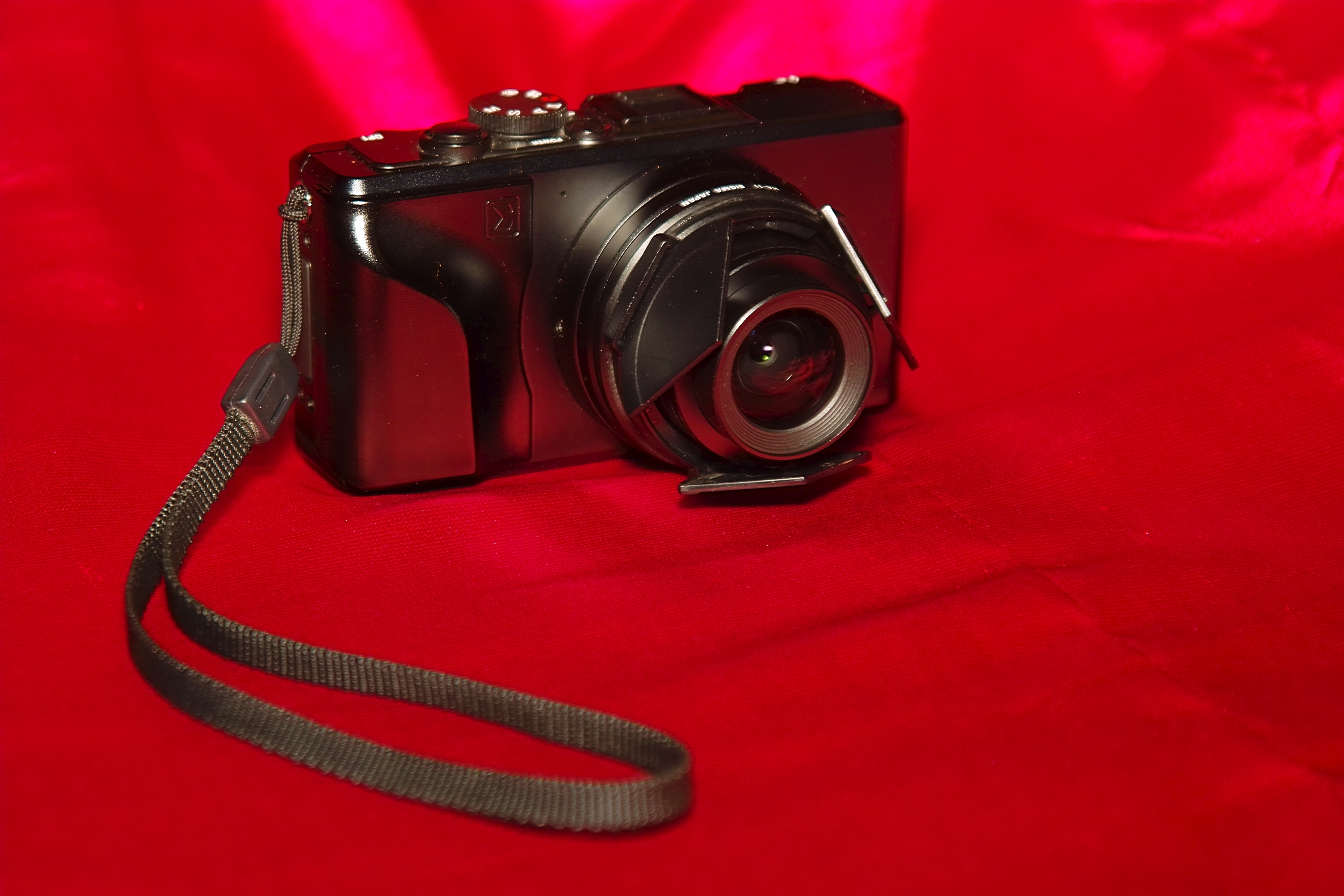 Sigma DP1 with LC1 Auto Lens Cap and Franiec grip