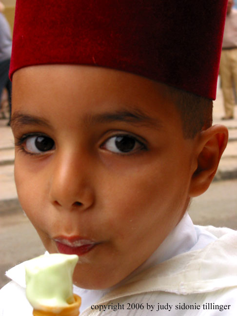 boy eating ice cream, fes, maroc